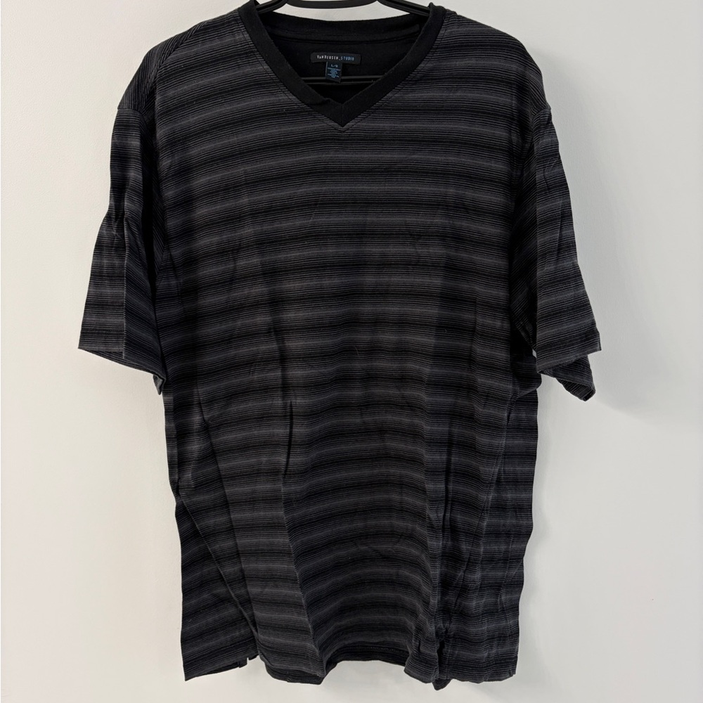 Van Heusen V-Neck T-Shirt - Large